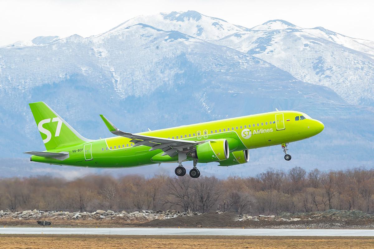 Авиакомпания саус. S7 Airlines Южно-Сахалинск. VQ-BCF A-320. VQ-BCF. VQ-BGV.